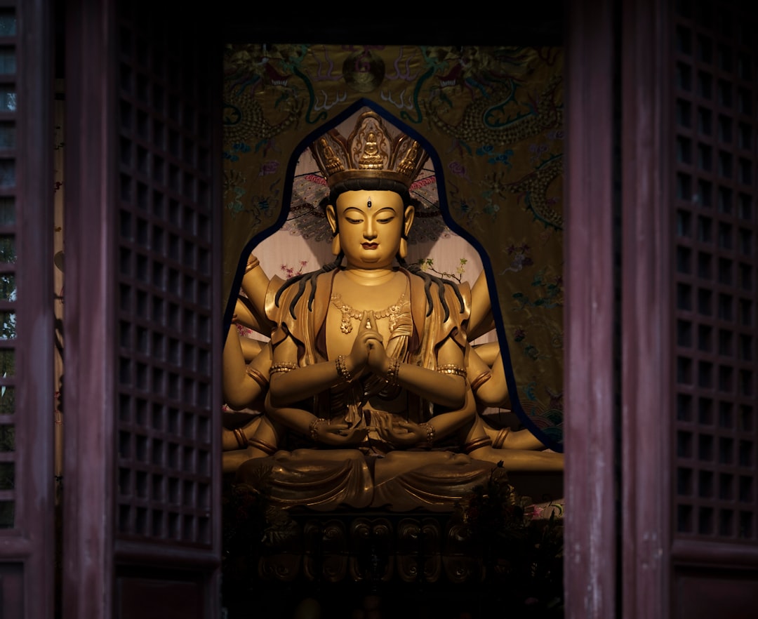 Duchowość Wschodu – czy buddyzm to tylko religia czy filozofia?